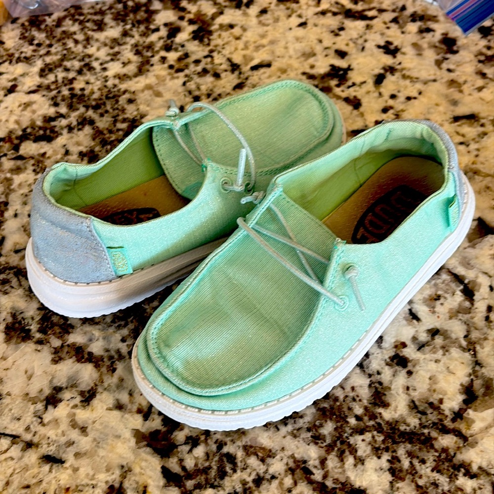 Like New youth girls Hey Dudes. Wendy Youth Glitter - Size K12